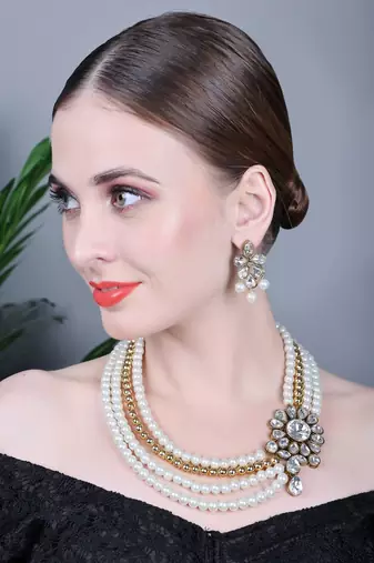JN Handicraft Traditional Four Layer Golden Pearl and Kundan Jewellery Set