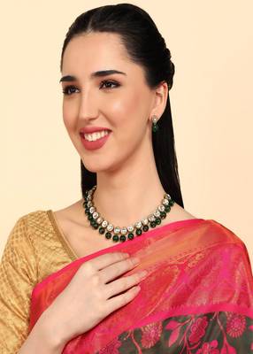 JN Handicraft Green Pearl and Kundan Jewellery Set 3