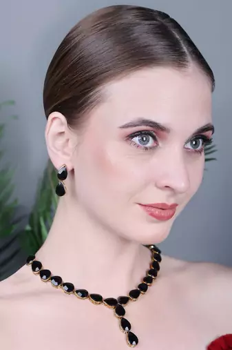 JN Handicraft Ladies Twinkling Stylish Black Stone Alloy Jewellery Sets