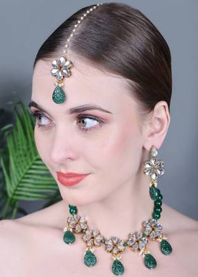 JN Handicraft  Antique Green Beads Kundan Stone Copper Plated Traditional Chokar Jewellery Set with Maangtika Earring 3