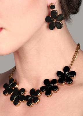 JN Handicraft Black Stone Studded Copper Plated Handcrafted Chokar Flower Necklace 4