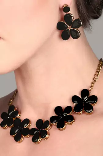 JN Handicraft Black Stone Studded Copper Plated Handcrafted Chokar Flower Necklace