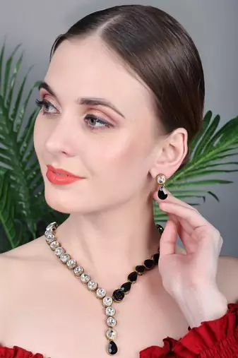 JN Handicraft Unique Black & white Stone Studded Kundan Necklace Set