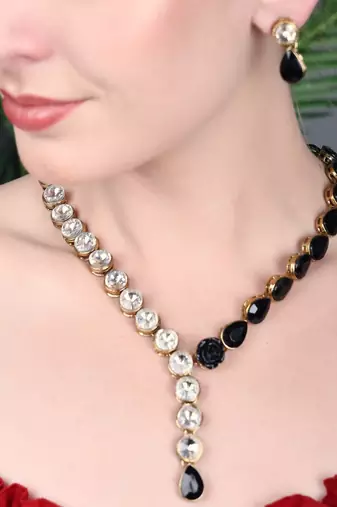 JN Handicraft Unique Black & white Stone Studded Kundan Necklace Set