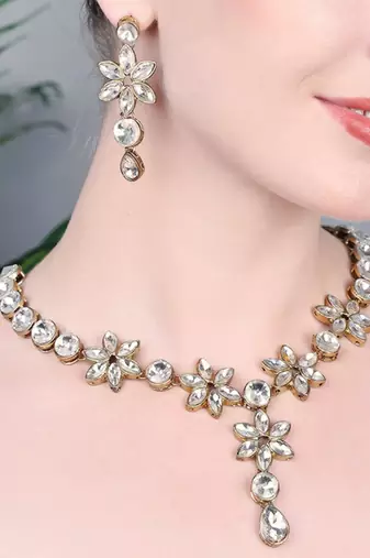 JN Hnadicraft Stylish Copper Plated Twinkling Leaves Necklace Set