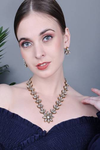 JN Hnadicraft Stylish Copper Plated Twinkling Leaves Necklace Set