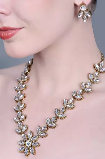 JN Hnadicraft Stylish Copper Plated Twinkling Leaves Necklace Set