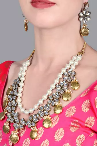 JN Handicraft Two Layer Antique Green Beads & Kundan Choker Necklace Sets with Mangtikka