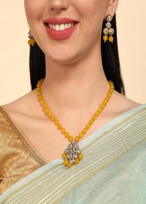 JN Handicraft Yellow Pearl and Kundan Necklace Set 4