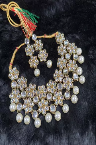 JN Handicraft Pearl and Kundan Chokar Necklace Set