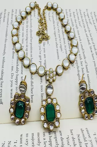 JN Handicraft Ladies Sparkling & Stylish Green Stone and Kundan Alloy Jewellery Sets