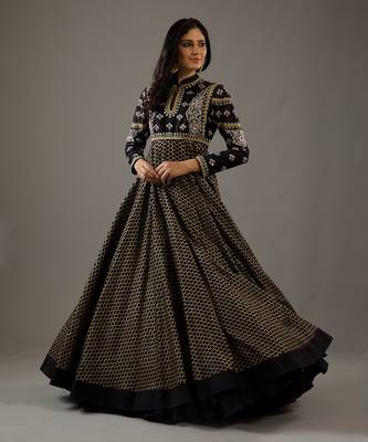 Black Embroidered anarkali set 4