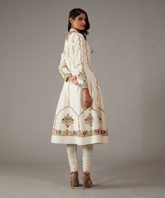 Ivory Embroidered Kalidar kurta set 4