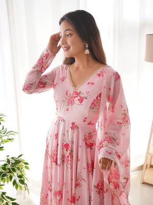 Kurta Set With Dupatta. 2