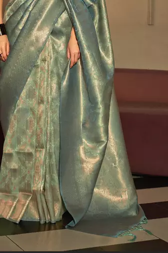 Green silk blend Woven Saree With Unstitched Blouse Piece