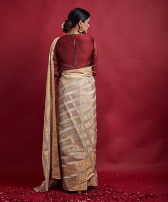 Gold stripe & ivory zari saree Without Blouse 3