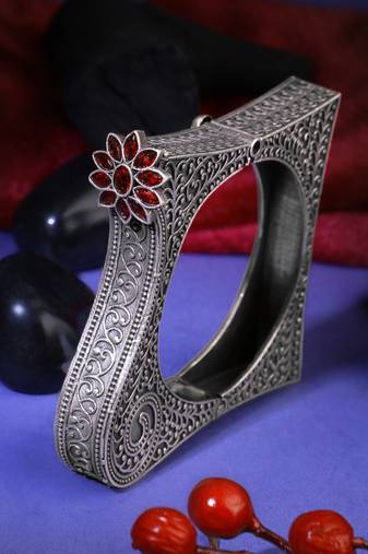 Women oxidised silver plated green stone-studded sqaure bangles