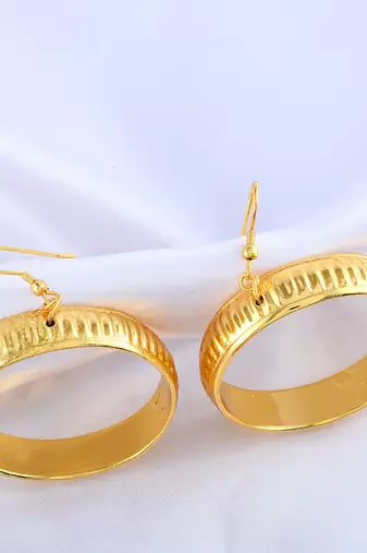 Goldplated alloy hoop fashion earrings for women