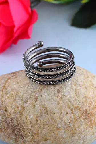 Brass black silverplated spiral fashion finger ring for men and women