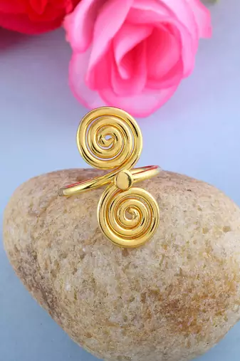 Brass goldplated spiral fashion jewellery finger ring for women