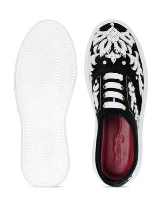 Embroidery Black Rouge Sneakers  5