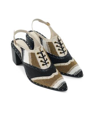 Embroidery Multi Khole Pointed Heels 1