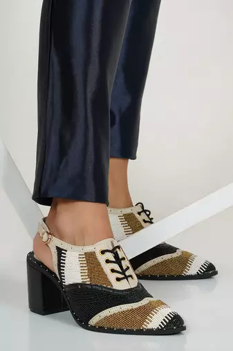 Embroidery Multi Khole Pointed Heels