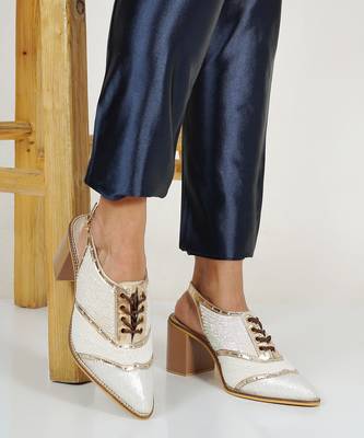 Embroidery White Kendball Pointed Heels 5