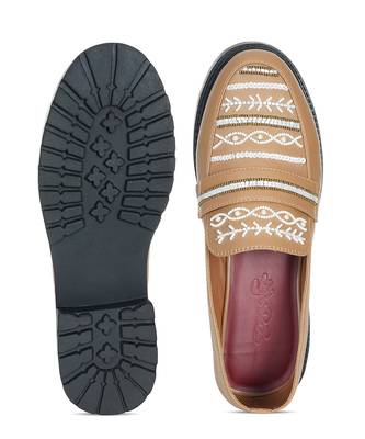 Embroidery Nude True Loafer 4