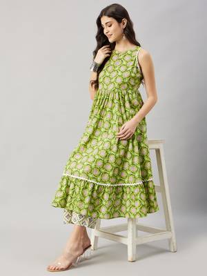 Winered woman green white printed flared kurta set 3