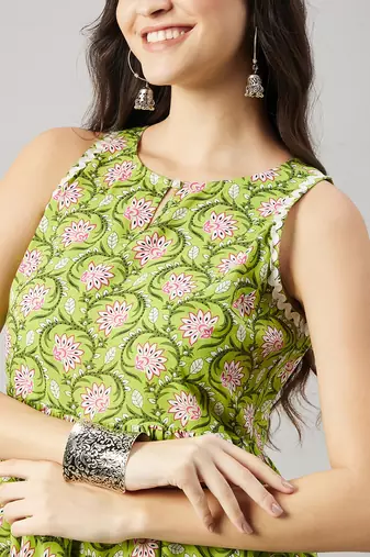 Winered woman green white printed flared kurta set