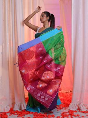 Green Cotton Blend Handwoven Saree With Flower Motifs 2