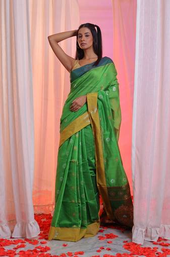 Light Green Cotton Blend Handwoven Saree With Flower Motifs