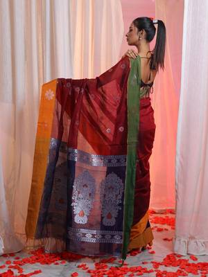 Maroon Cotton Blend Handwoven Saree With Flower Motifs 2