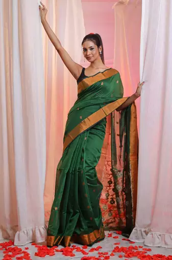 Forest Green Cotton Blend Handwoven Saree With Flower Designs