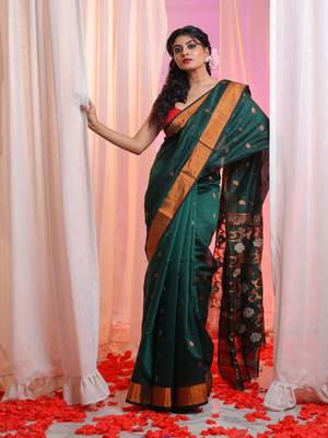 Emerald Green Cotton Blend Handwoven Saree With Flower Designs 1
