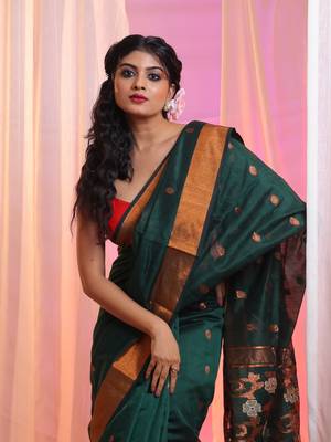 Emerald Green Cotton Blend Handwoven Saree With Flower Designs 3