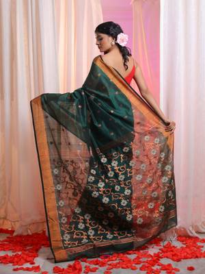 Emerald Green Cotton Blend Handwoven Saree With Flower Designs 4