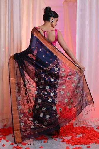 Midnight Blue Cotton Blend Handwoven Saree With Flower Designs