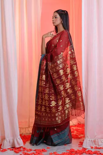 Maroon Cotton Blend Handwoven Saree With Flower Designs