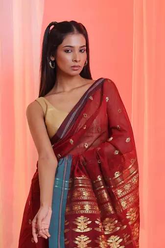 Maroon Cotton Blend Handwoven Saree With Flower Designs