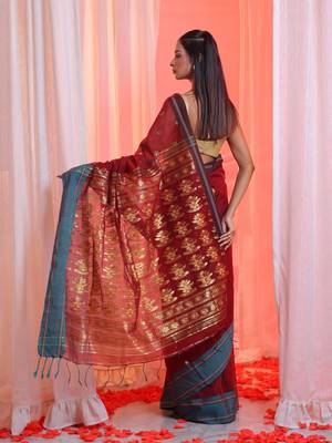 Maroon Cotton Blend Handwoven Saree With Flower Designs 4