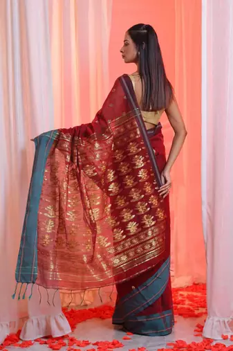 Maroon Cotton Blend Handwoven Saree With Flower Designs