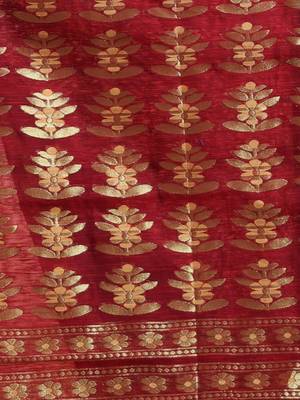 Maroon Cotton Blend Handwoven Saree With Flower Designs 5