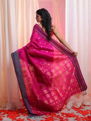 Fuchsia Cotton Blend Handwoven Saree With  Floral Designs 4