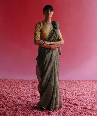 Gold aago saree set 1