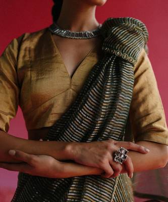 Gold aago saree set 4