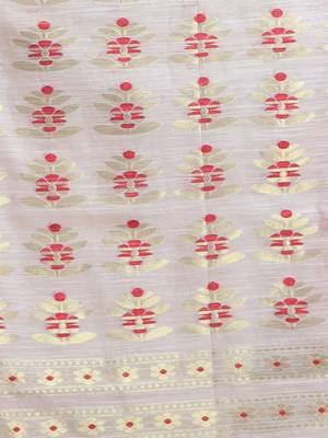 Off White Cotton Blend Handwoven Saree With  Floral Designs 5