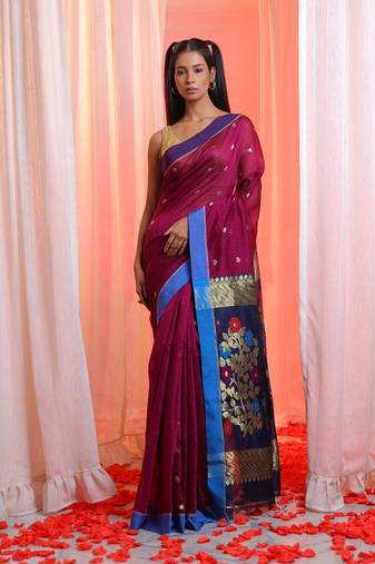 Plum Purple Cotton Blend Handwoven Saree With Floral Pallu