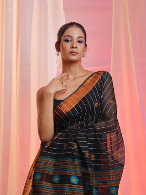 Black Cotton Blend Handwoven Saree With Stripes pattern 3